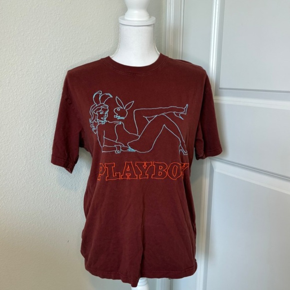 Playboy by PacSun Mens Graphic T-Shirt Burgundy Embroidered Bunny Girl Small - Picture 1 of 6